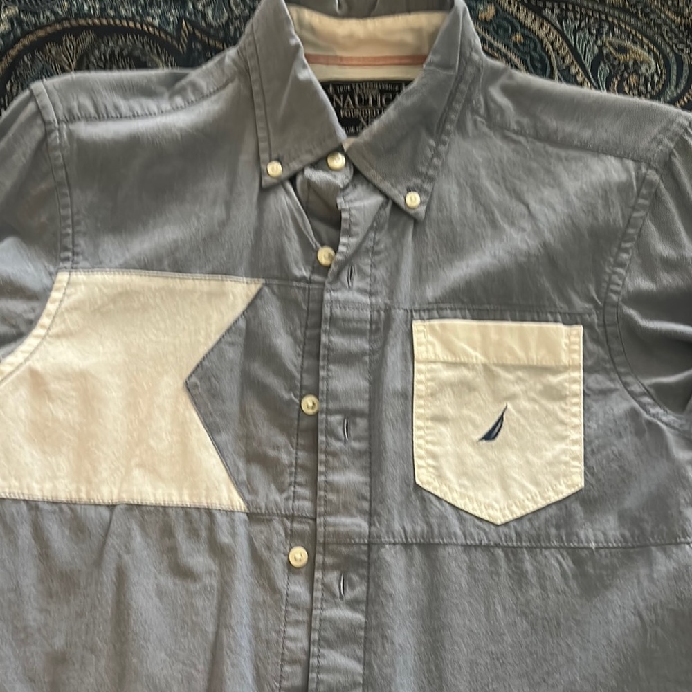 Nautica Men's Gray and White Shirt